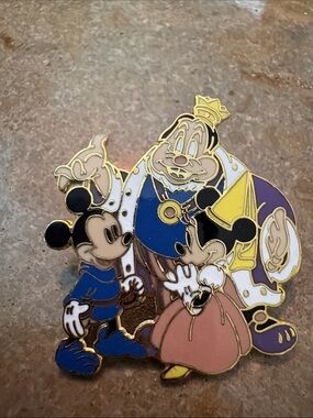 Vintage Disney Mickey & Minnie Princess Pinch